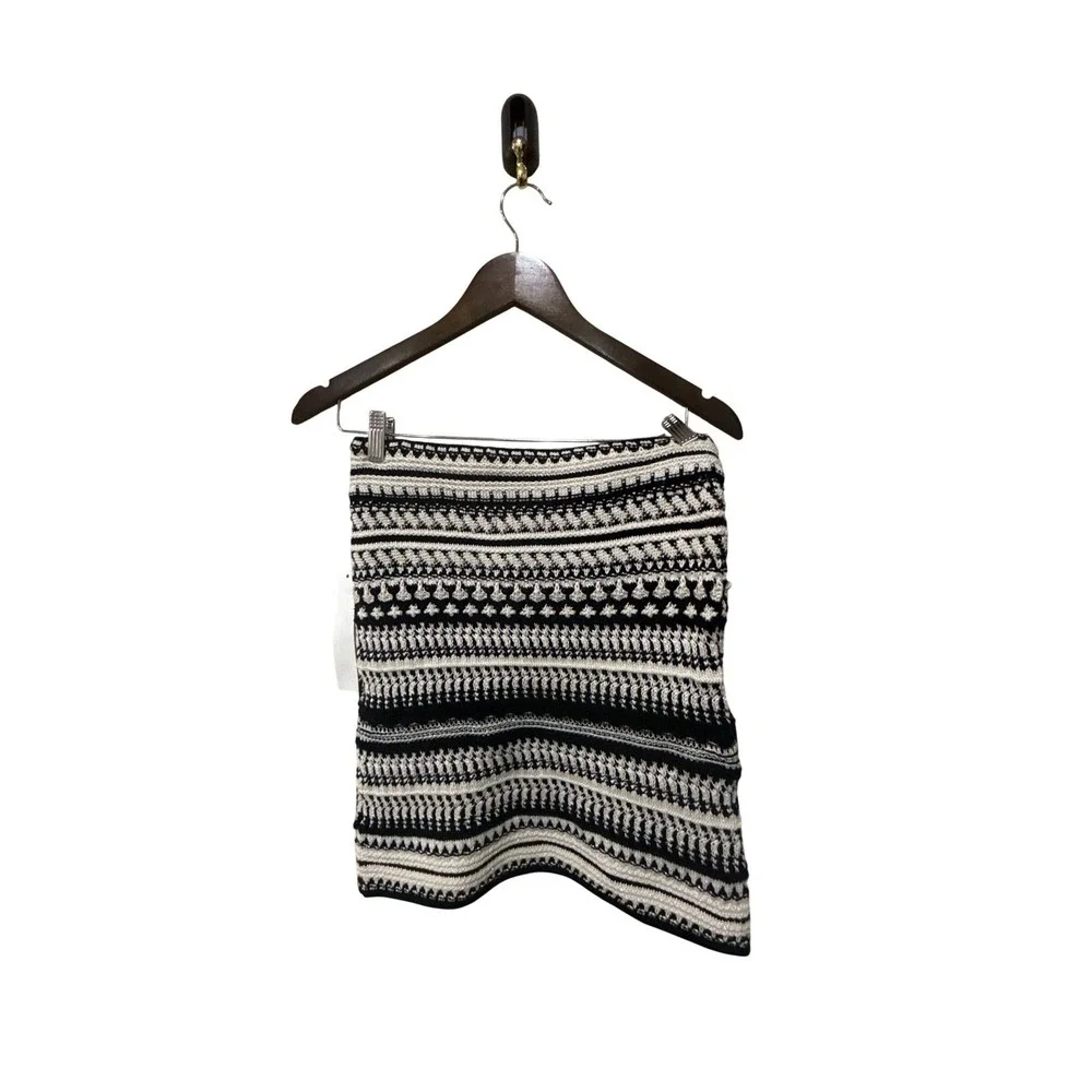 AQUA Striped Crochet Mini Skirt Size Small‎ New